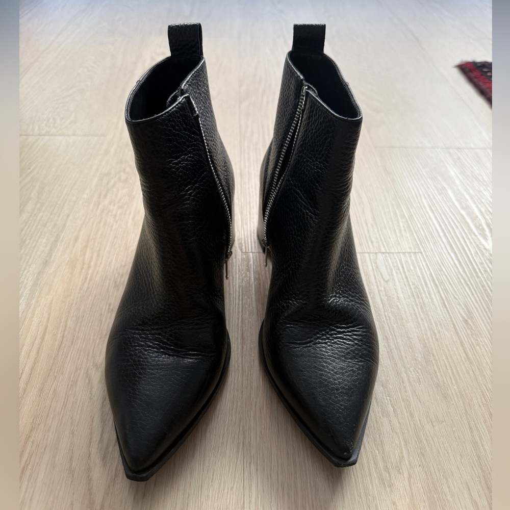 Everlane The Boss Boot in Pebbled Leather